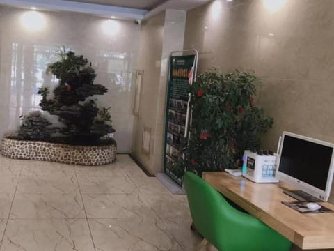 Green Tree Inn DaLian Jinzhou District Taoyuan Community Hongwei Lanshan Metro Station Vacation rental in Dalian