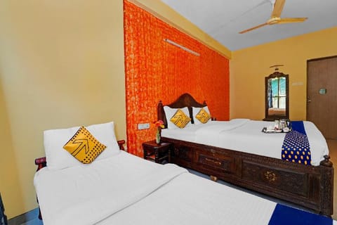 SPOT ON 88252 Hotel Salas Vacation rental in Mahabaleshwar