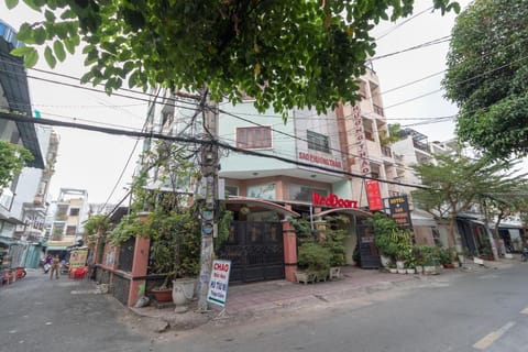 RedDoorz near Tan Huong Market 2 Hotel in Ho Chi Minh City