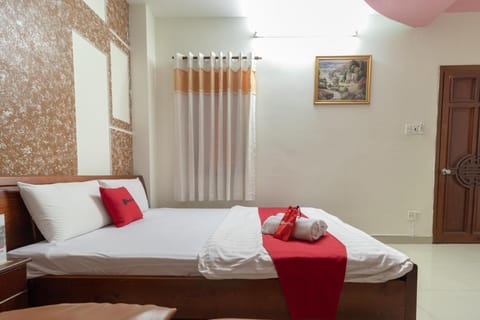 RedDoorz near Tan Huong Market 2 Hotel in Ho Chi Minh City