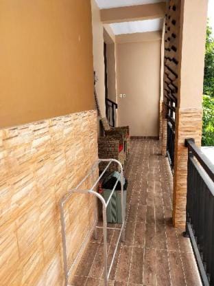 Lidah Lokal Singaraja Triple Bedroom with Balcony Vacation rental in Buleleng