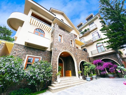 Duy Long Hotel Vacation rental in Dalat