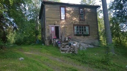 Pittoresque century-old logghouse in Finland Villa in Finland