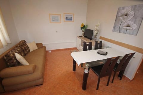 Family Apartment Mirela Borik Vacation rental in Zadar