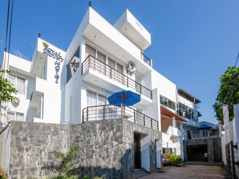 Yoho Royal Mount Hotel Vacation rental in Dehiwala-Mount Lavinia