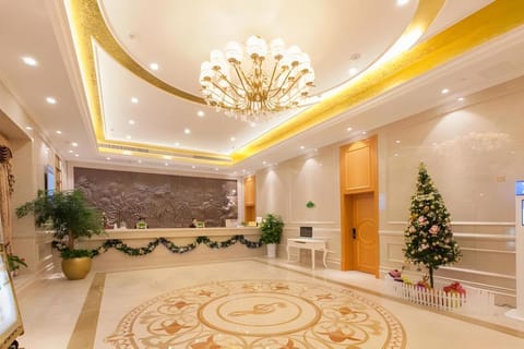 Vienna Hotel Wuhan Hankou Railway Station Xingye Road Shiqiao Vacation rental in Wuhan