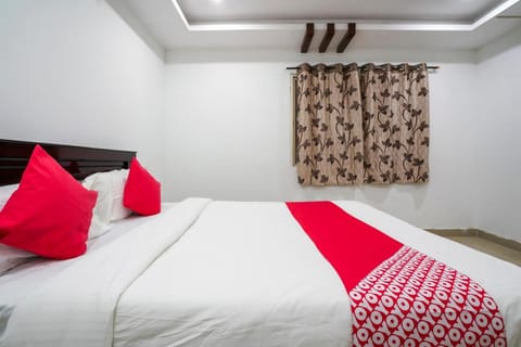 OYO Sa Thirumala Residency Near Himayatnagar Central Hotel in Hyderabad