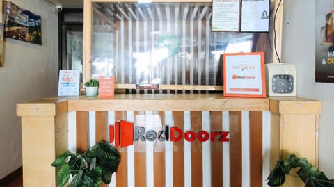 RedDoorz near OWWA Pasay Vacation rental in Pasay