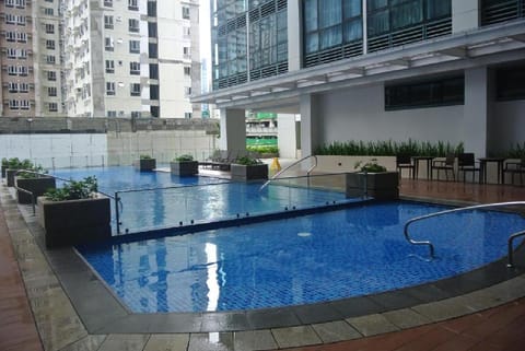 ONE UPTOWN RESIDENCE in BGC! Modern Luxury w/ VIEW Condo in Makati