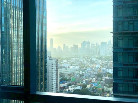 ONE UPTOWN RESIDENCE in BGC! Modern Luxury w/ VIEW Condo in Makati
