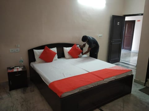 OYO Hotel Akash Green Field Vacation rental in Noida