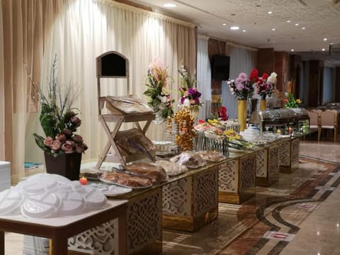 Al Andalus Palace 1 Hotel Haram فندق قصر الاندلس 1 الحرم Vacation rental in Medina