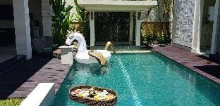 Spacious 1BR Pool villa in seminyak Villa in Ubud