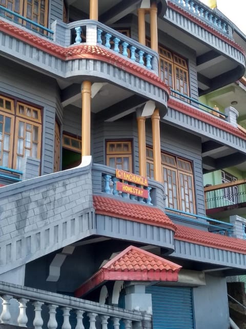 GYAMCHUNGLA HOME STAY. 3 rooms with 3 big bathroom Condo in Darjeeling