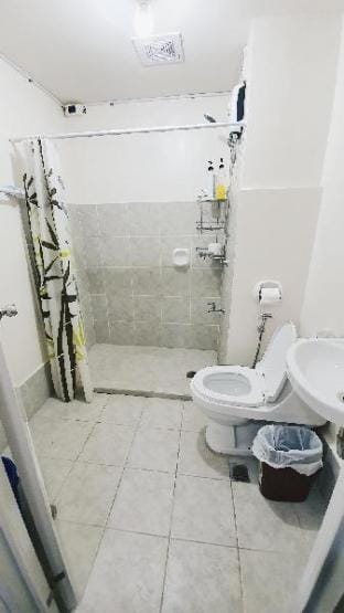 Cozy Unit w/Wifi+Netflix @Amaia behind Ayala Mall Vacation rental in Bacolod