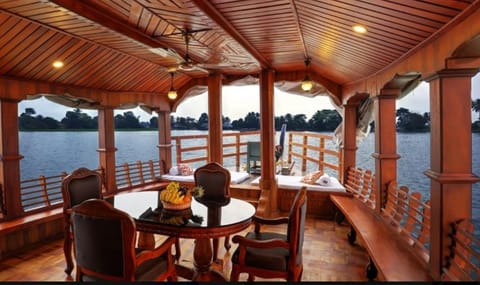 Best Kerala Houseboat Vacation rental in Alappuzha