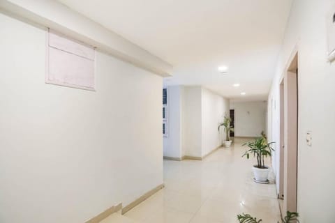 OYO Flagship Blue Stone Near Akshardham Vacation rental in Noida