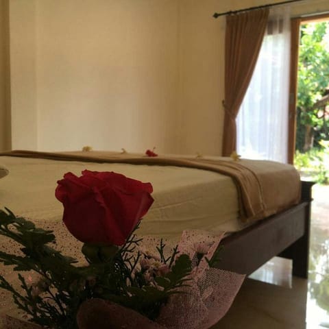 Rumah Putu @LAMADRE LOVINA  Vacation rental in Buleleng