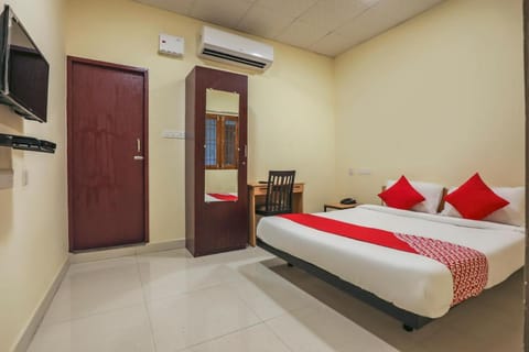 OYO Om Sakthi Hotel Hotel in Puducherry
