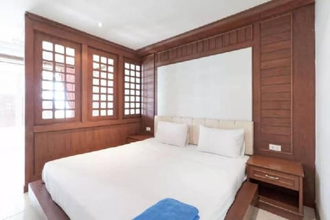 1 bed beachfront apartment in Karon Condo in Karon