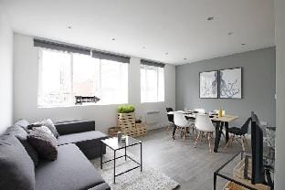 Central London Old Street Flats by DC London Rooms Vacation rental in London Borough of Islington