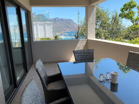 Clifton apartment with private pool deck  Condominio in Camps Bay