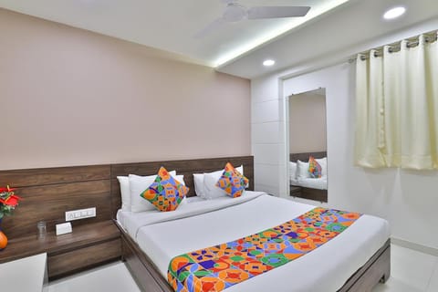 Hotel Nice RAILWAY STATION Vacation rental in Vadodara