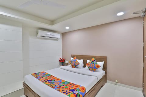 Hotel Nice RAILWAY STATION Vacation rental in Vadodara