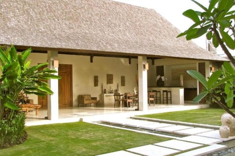 Luxury 8 BR Villa with Private Pool #L69 Villa in Marga