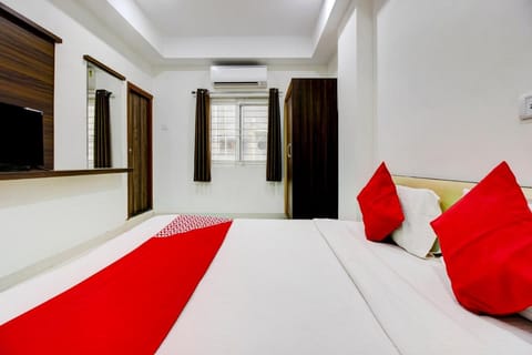 OYO Dream Suites Hotel in Hyderabad