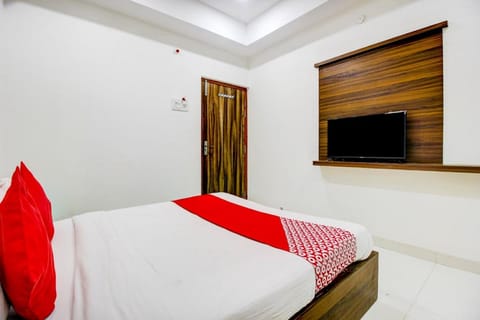 OYO Dream Suites Hotel in Hyderabad