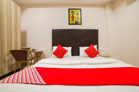 OYO Hotel Sterling Inn Near Gurudwara Shri Bangla Sahib Hotel in New Delhi