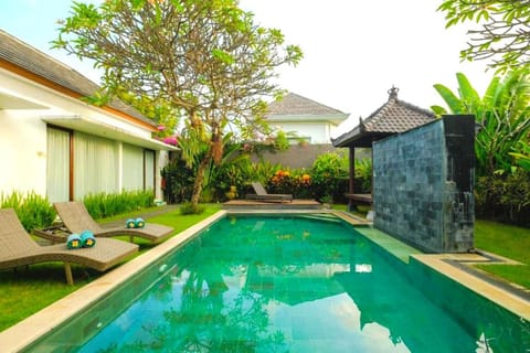 Stylish 1 BR King Room with Pool View #FPR34 Condo in North Kuta