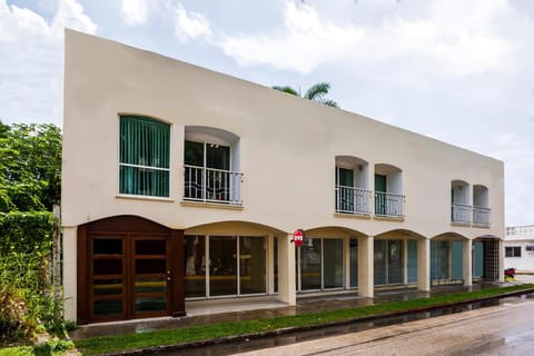 OYO Hotel Dos Mundos,Aeropuerto Internacional de Cozumel Hotel in San Miguel de Cozumel