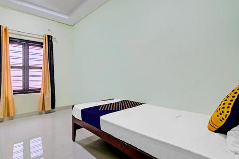 SPOT ON 73862 Jaya Tourist Home Hotel in Varkala