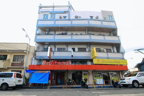 RedDoorz @ P Florentino Street Sampaloc Manila Vacation rental in Manila City