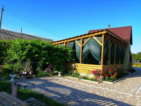 Gostevoy dom, Naberezhnaya 10 Vacation rental in Zaporizhia Oblast, Ukraine