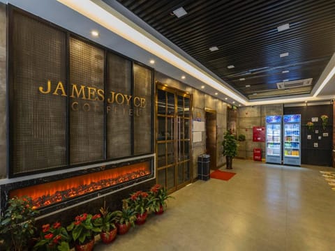 James Joyce Coffetel Tianjing First Central Hospital Nankai University Vacation rental in Tianjin