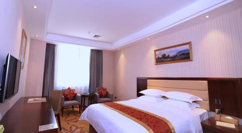 Vienna Hotel Shenzhen Gongming Square Metro Station Vacation rental in Shenzhen