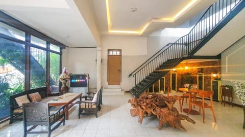 RedDoorz @ Pujon Malang Vacation rental in Batu