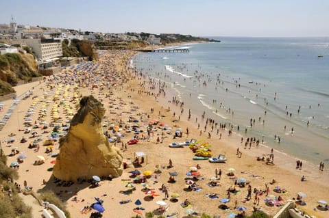 Albufeira 1 bedroom apartment 5 min from Falesia beach and close to center J Condo in Olhos de Água