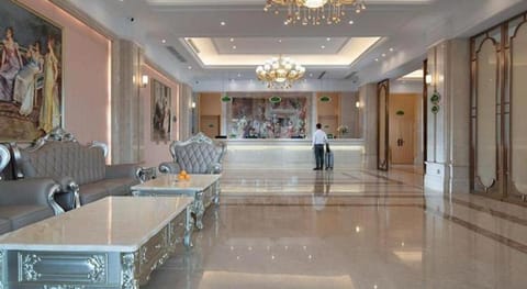 Vienna Classic Hotel Zhangzhou Longchi Center Vacation rental in Xiamen