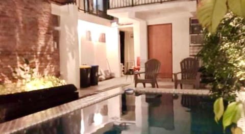 Airport Hostel Vacation rental in Pasay