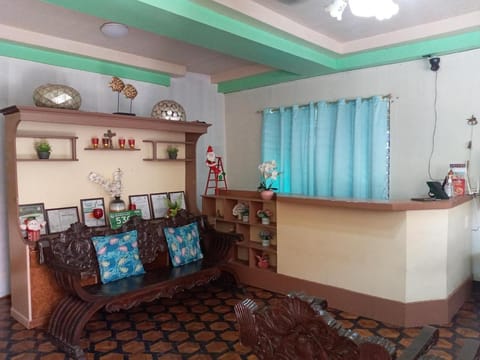 RedDoorz @ Calceta Street Cogon Vacation rental in Tagbilaran City