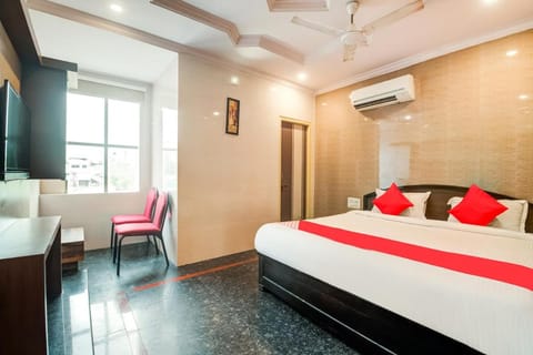 Super OYO Flagship Hotel Tejasri Residency Hotel in Vijayawada
