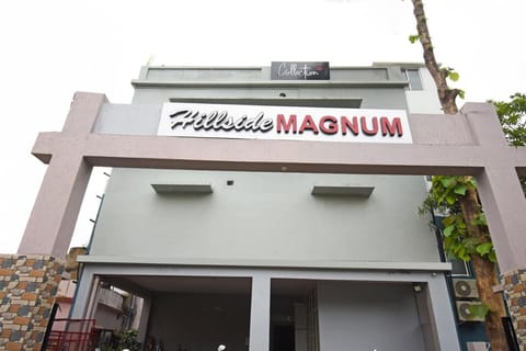 Super OYO Collection O Sayhallo Hillside Magnum Hotel in Bhubaneswar