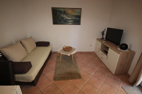 Cosy apartment 5min to beach Mirela Borik Vacation rental in Zadar