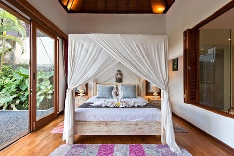 Zen Tropical Villa with Treetop Views and Lap Pool Villa in East Selemadeg