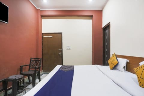 SPOT ON HR Residency Hotel in Noida