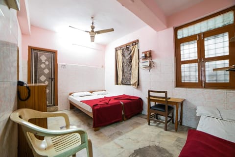 Flagship 45433 Sree Radha Lodge Near Snow World Vacation rental in Secunderabad